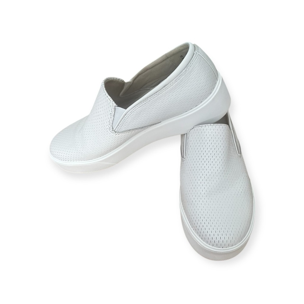 Naturalizer Active women’s slip on shoes | stylish round toe sneakers‎ size 8